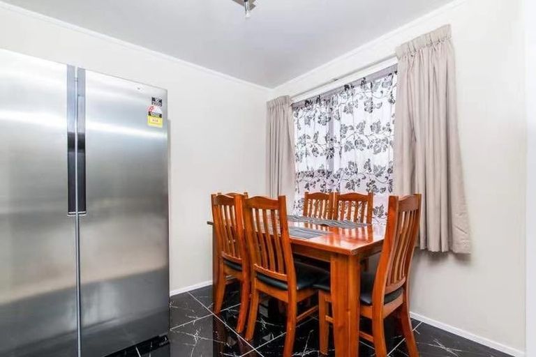 Photo of property in 12 Hillman Place, Ranui, Auckland, 0612