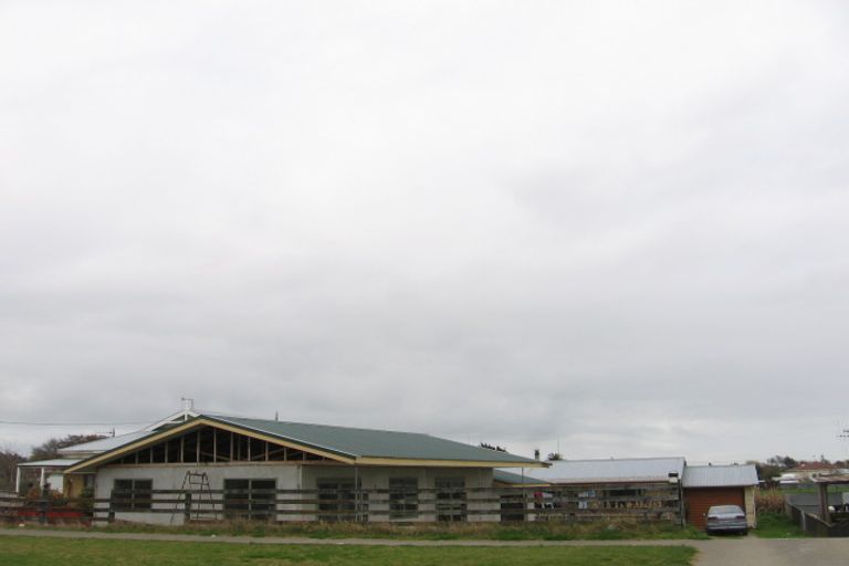 Photo of property in 38a Avenue Road, Foxton, 4814