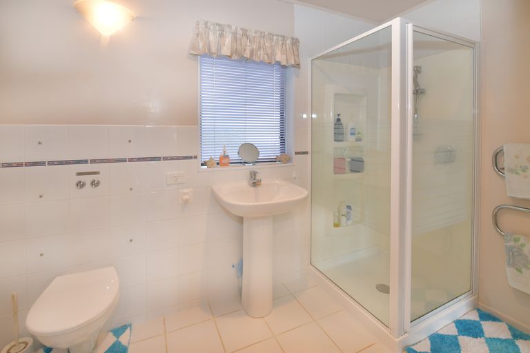 Photo of property in 3/6 Manuka Street, Orewa, 0931