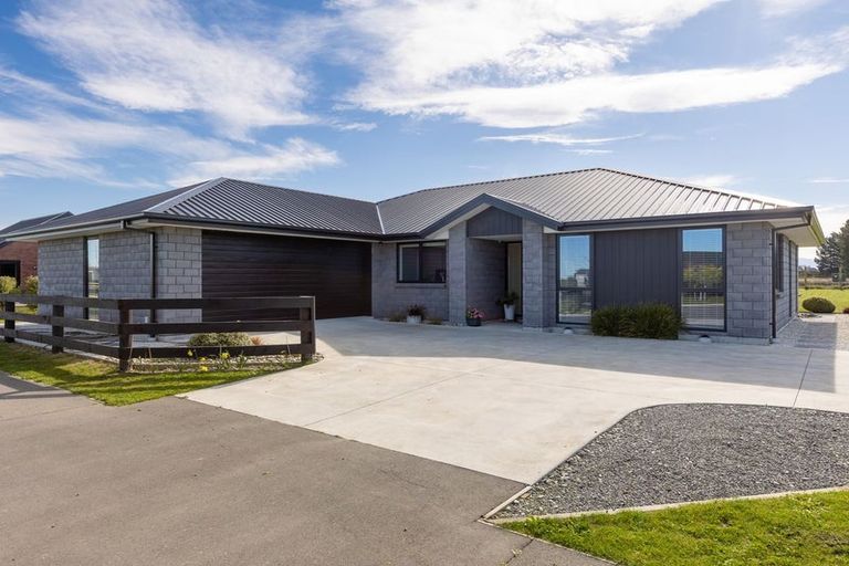 Photo of property in 32 Summers Road, Darfield, 7571