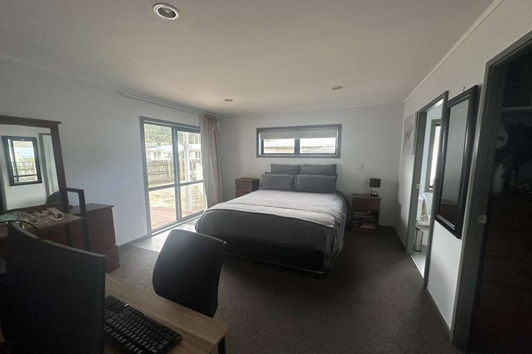 Photo of property in 12a George Street, Stokes Valley, Lower Hutt, 5019