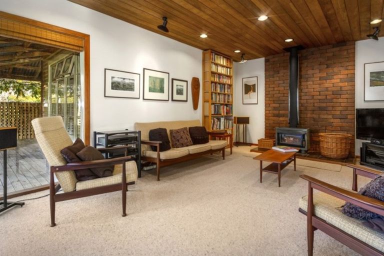 Photo of property in Lowry Cottage, 425 Fergusson Drive, Heretaunga, Upper Hutt, 5018