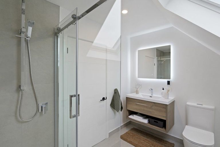 Photo of property in 7 Hatherly Lane, Mount Pleasant, Christchurch, 8081