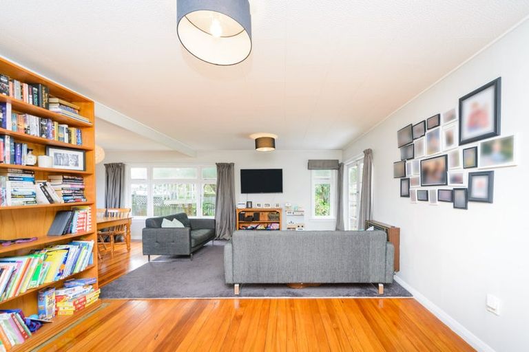 Photo of property in 118 Pahiatua Street, Hokowhitu, Palmerston North, 4410