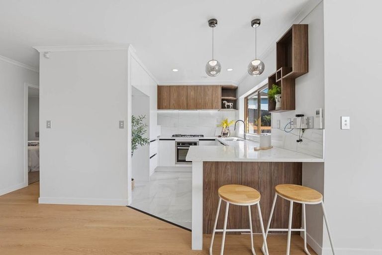 Photo of property in 8 Caldecote Place, Flat Bush, Auckland, 2019
