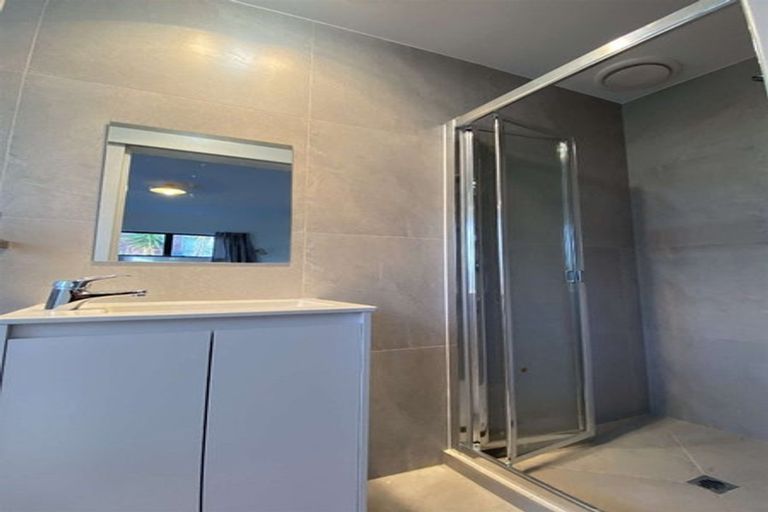 Photo of property in 2/19 Tane Street, New Lynn, Auckland, 0600