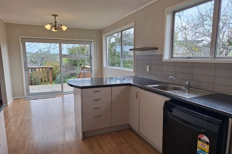 Photo of property in 1/46a Captain Scott Road, Glen Eden, Auckland, 0602