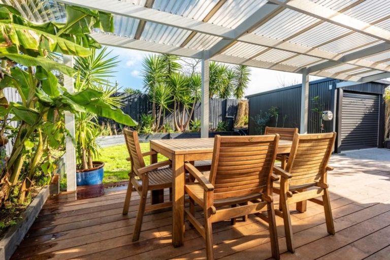 Photo of property in 8 Root Street, Gisborne, 4010