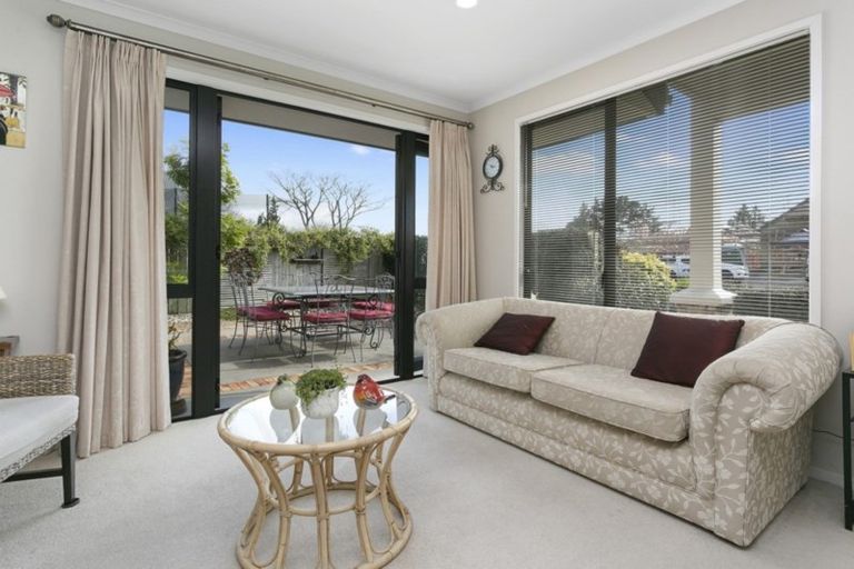 Photo of property in 1 Shaw Street, Leamington, Cambridge, 3432