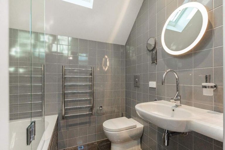 Photo of property in 80 Palmerston Road, Birkenhead, Auckland, 0626