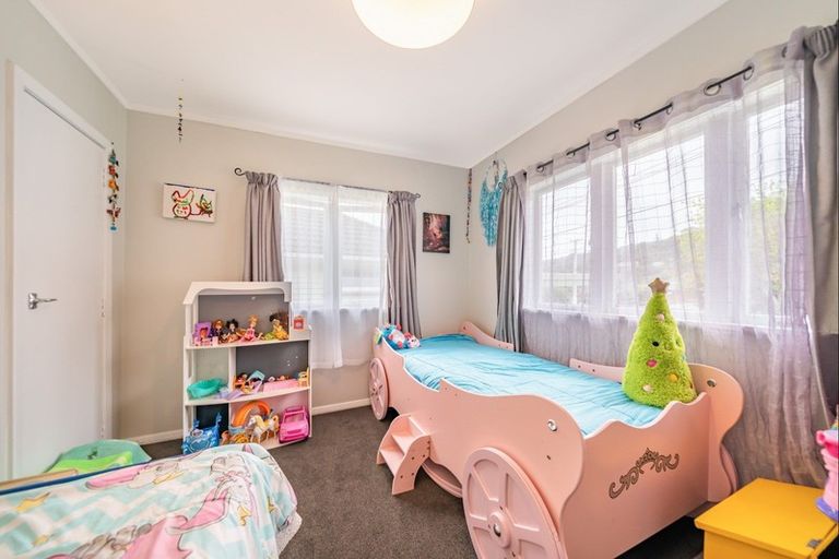 Photo of property in 68 Tawhai Street, Stokes Valley, Lower Hutt, 5019