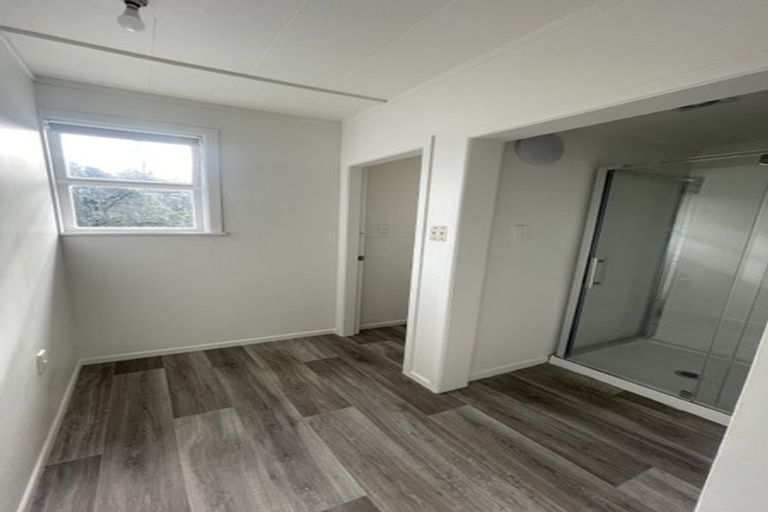 Photo of property in 20 Woodside Road, Massey, Auckland, 0614