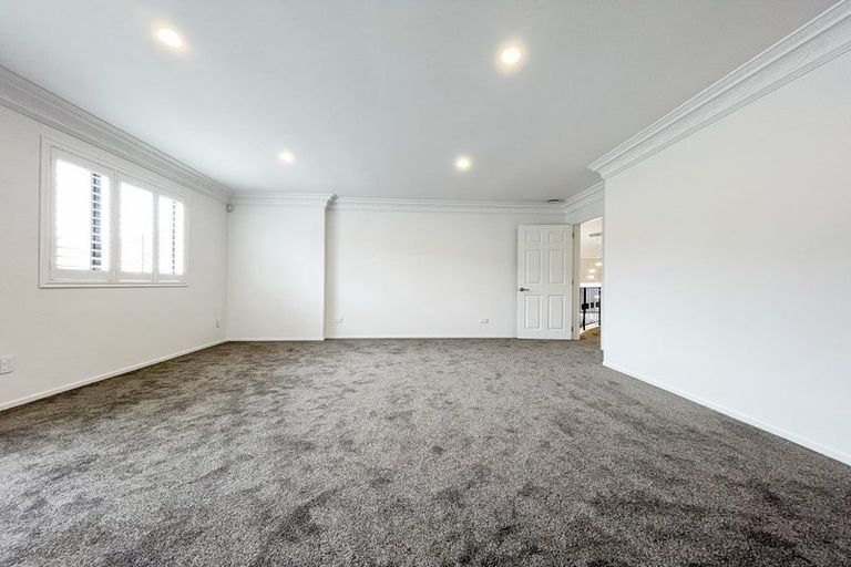 Photo of property in 3 Ballintra Close, Pinehill, Auckland, 0632