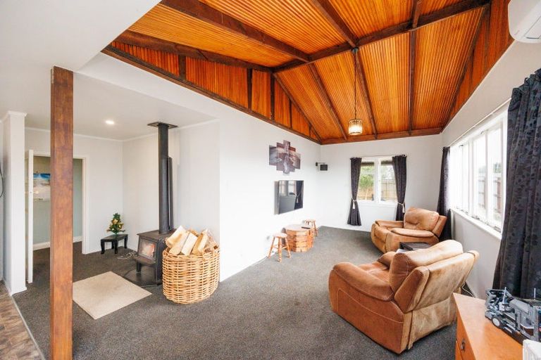 Photo of property in 27 Punga Street, Tangimoana, 4822