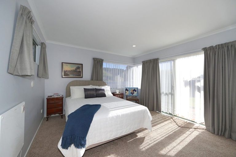 Photo of property in 6a Dules Walk, Taradale, Napier, 4112