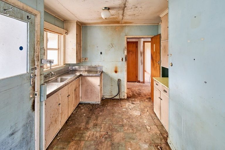 Photo of property in 6 Cunliffe Street, Johnsonville, Wellington, 6037