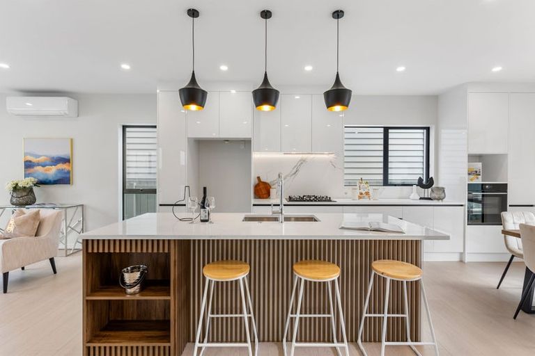 Photo of property in 17b Kathleen Street, Totara Vale, Auckland, 0627