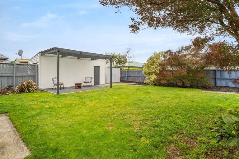 Photo of property in 43 Vivian Street, Burwood, Christchurch, 8083