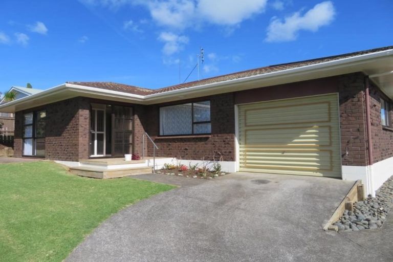 Photo of property in 1/42 Abercrombie Street, Howick, Auckland, 2014