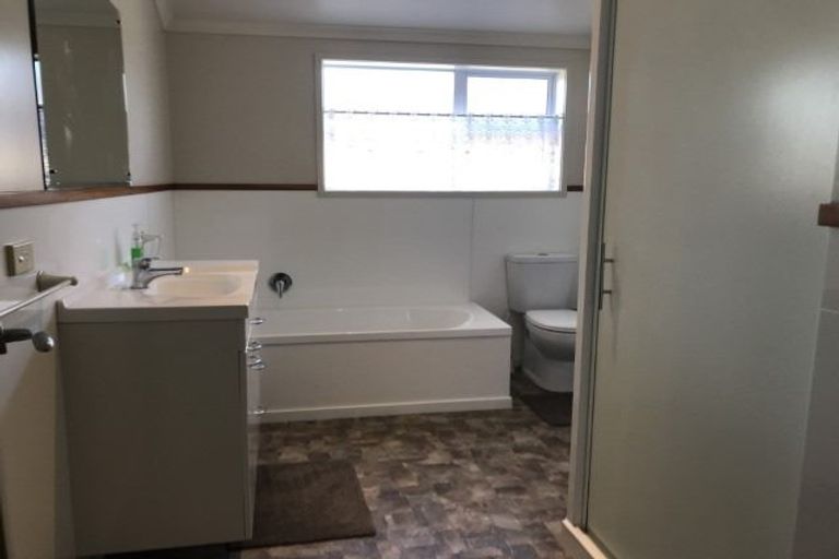 Photo of property in 17a Karaka Street, Merrilands, New Plymouth, 4312