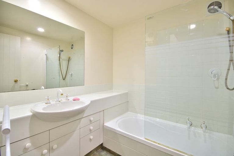 Photo of property in 134b Fernhill Road, Fernhill, Queenstown, 9300