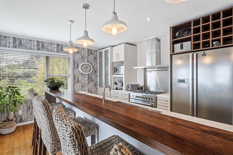 Photo of property in 143 Browns Bay Road, Browns Bay, Auckland, 0630