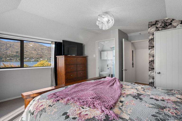 Photo of property in 5 Marina Drive, Frankton, Queenstown, 9300