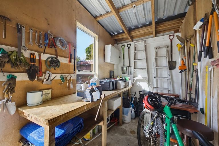 Photo of property in 205 Mangorei Road, Merrilands, New Plymouth, 4312