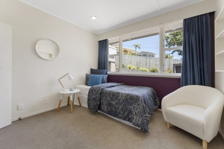 Photo of property in 335f Devon Street West, New Plymouth, 4310