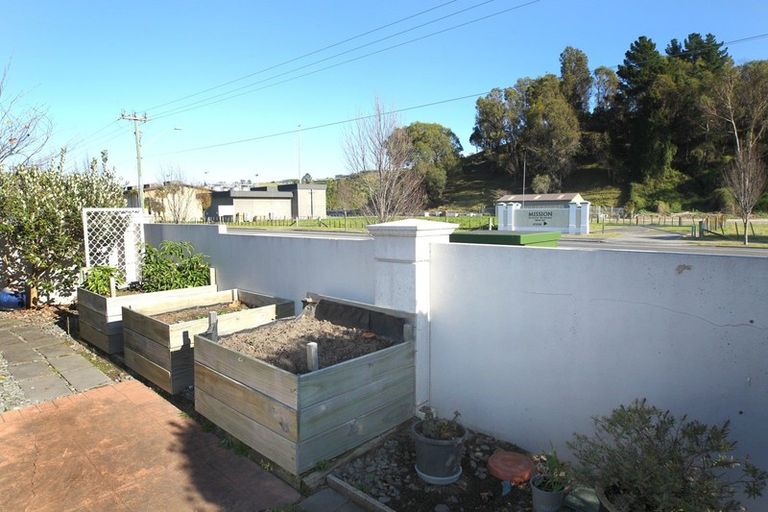 Photo of property in 6a Dules Walk, Taradale, Napier, 4112