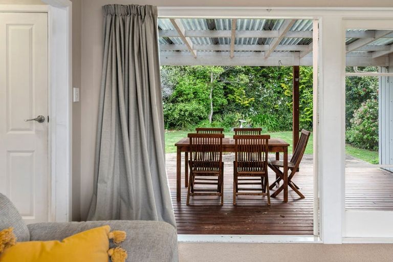 Photo of property in 27 Robinson Avenue, Holdens Bay, Rotorua, 3010