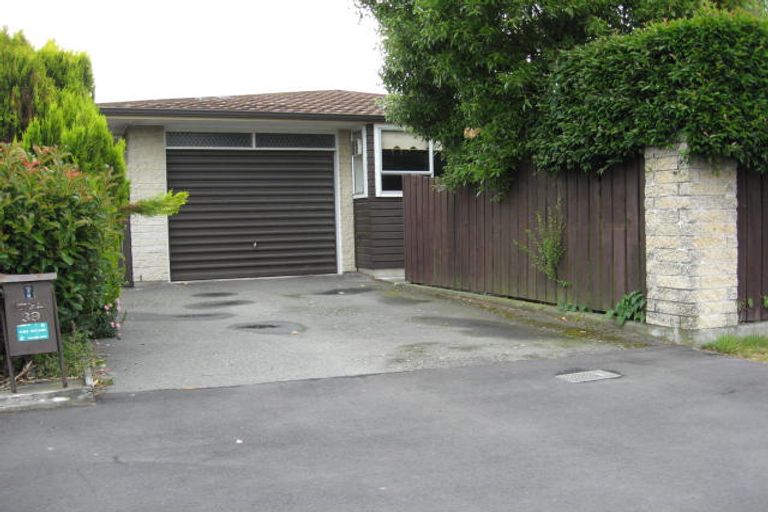 Photo of property in 1/39 Waimairi Road, Upper Riccarton, Christchurch, 8041