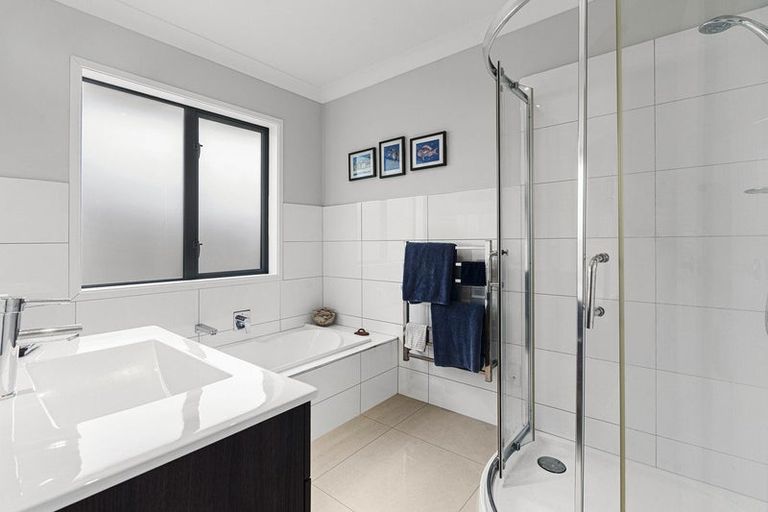 Photo of property in 525e Mangorei Road, Highlands Park, New Plymouth, 4312