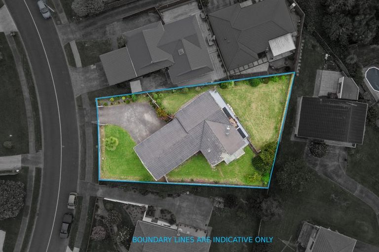 Photo of property in 18 Borrowdace Avenue, Botany Downs, Auckland, 2010