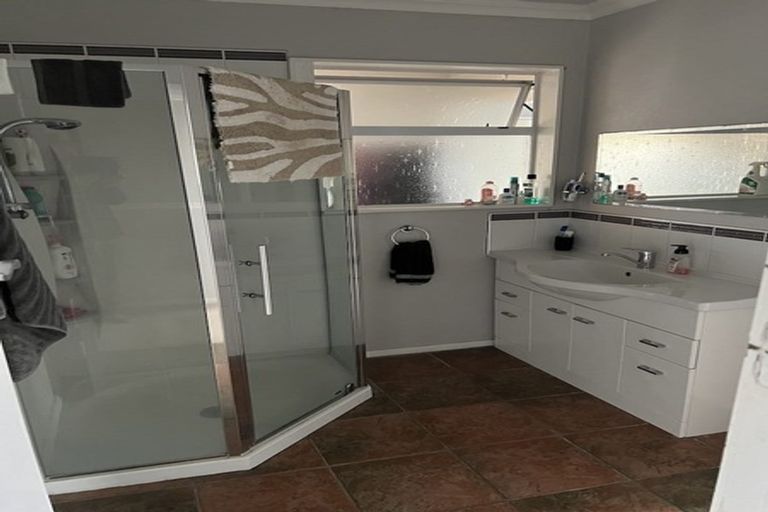 Photo of property in 27 Stanley Street, Levin, 5510