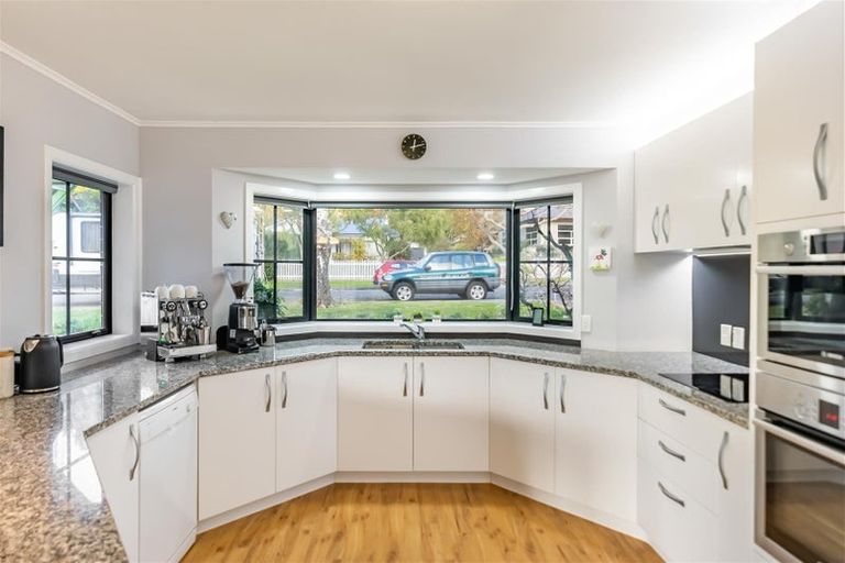 Photo of property in 21 Marlborough Street, Silverstream, Upper Hutt, 5019