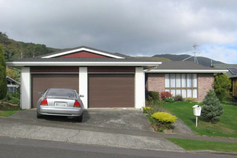 Photo of property in 14 Summit Road, Fairfield, Lower Hutt, 5011