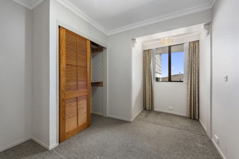 Photo of property in 14 King Charles Drive, Kingsley Heights, Upper Hutt, 5018