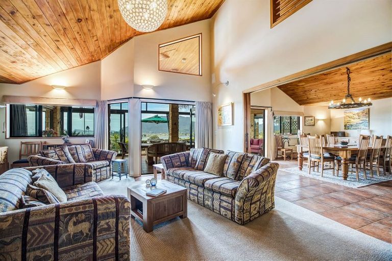 Photo of property in 8 Rewa Rewa Valley, Tairua, 3508