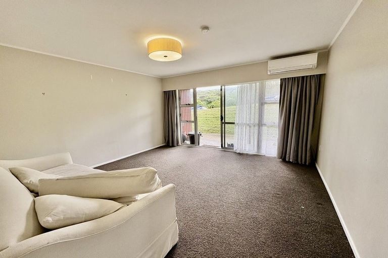 Photo of property in 1/10 Petherick Crescent, Johnsonville, Wellington, 6037