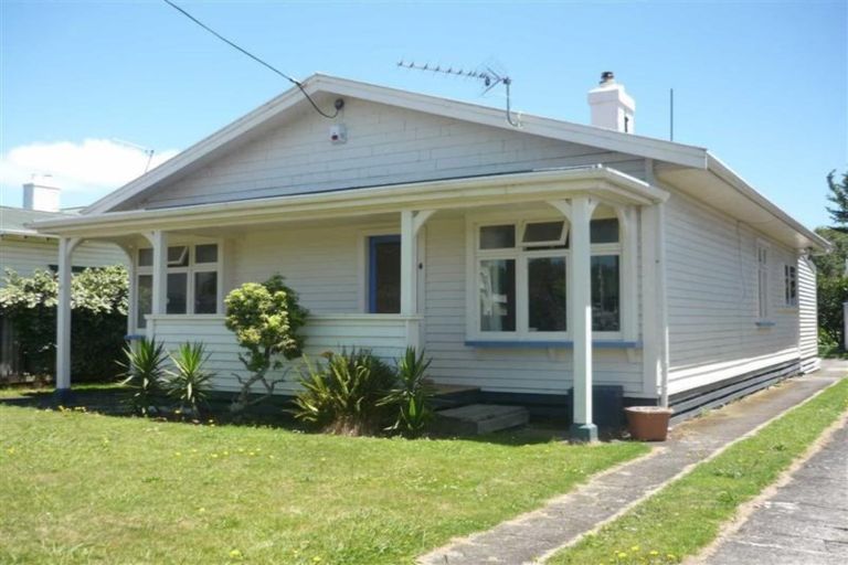 Photo of property in 88 Tukapa Street, Westown, New Plymouth, 4310