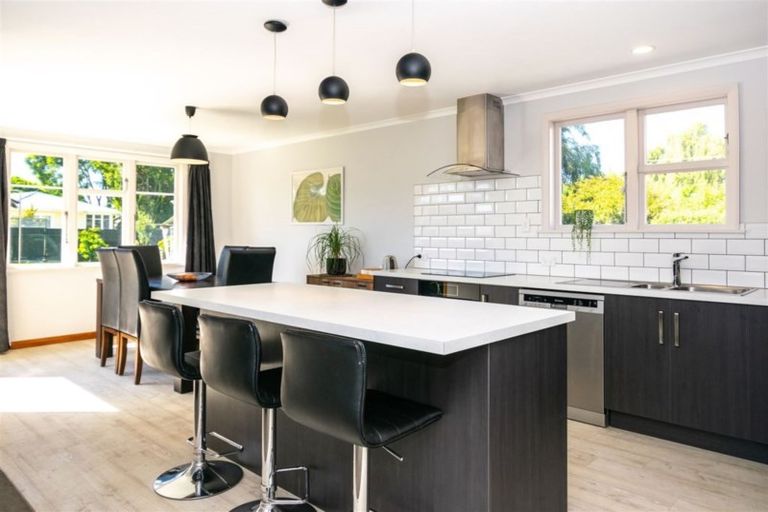 Photo of property in 33 Holdaway Street, Riversdale, Blenheim, 7201