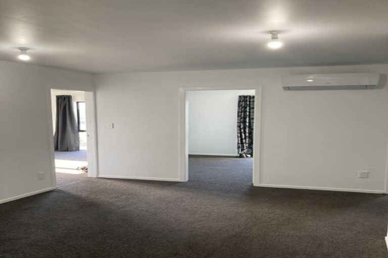 Photo of property in 27 Eskdale Road, Papakowhai, Porirua, 5024