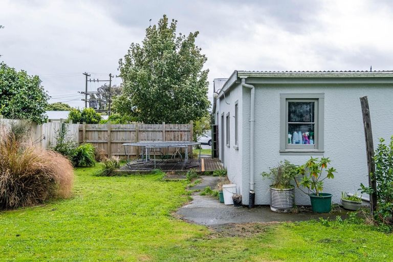 Photo of property in 35 Leonard Street, Waimate, 7924