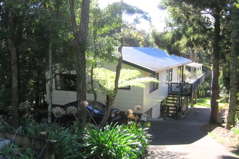 Photo of property in 142 Laingholm Drive, Laingholm, Auckland, 0604