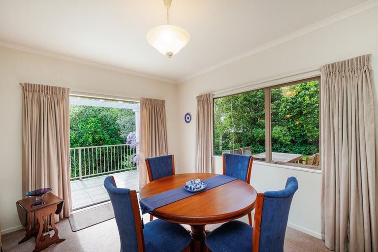 Photo of property in 2 Kea Place, Fitzherbert, Palmerston North, 4410