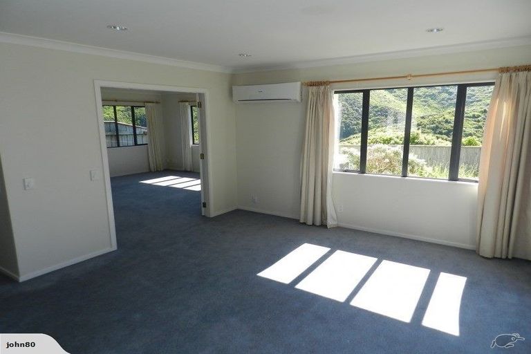 Photo of property in 108a Ashton Fitchett Drive, Brooklyn, Wellington, 6021