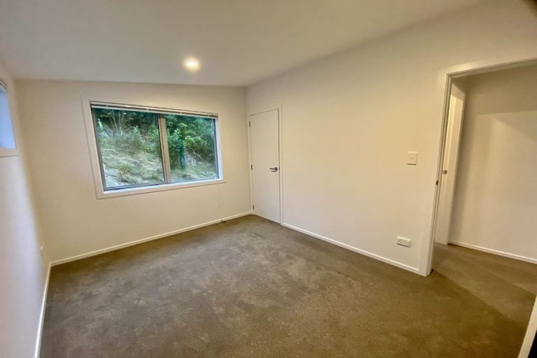 Photo of property in 5/61 Black Rock Road, Newlands, Wellington, 6037