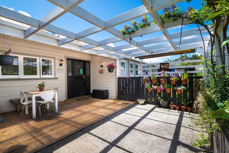 Photo of property in 12 Mildon Road, Waitakere, Auckland, 0782