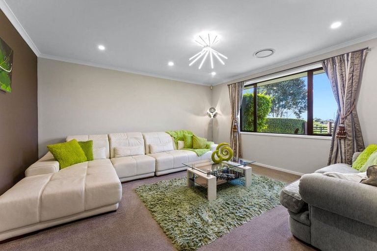 Photo of property in 230 Harbourside Drive, Karaka, Papakura, 2113